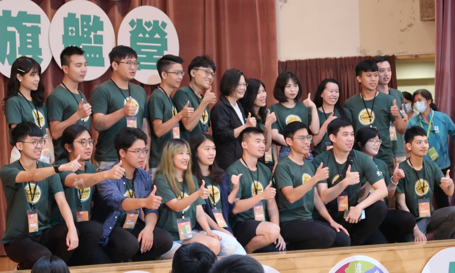 「民進黨應沒大沒小」蔡英文斥幕僚排隊迎接她 希望下次坐在下面聽