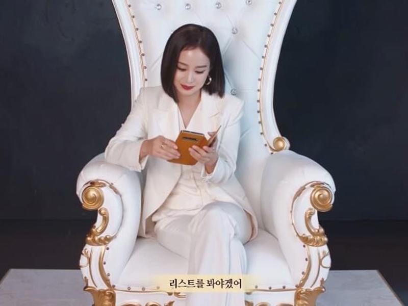 廣告花絮影片中出現的手機殼 圖:截圖自YOUTUBE 廣告花絮影片中出現的手機殼 圖:截圖自YOUTUBE