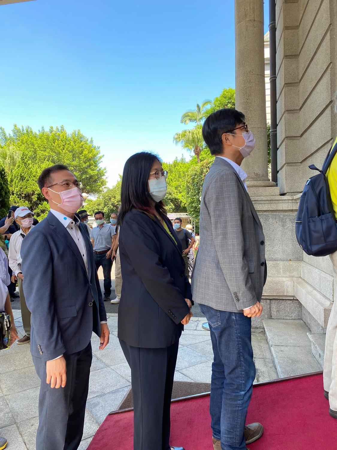 陳其邁赴台北賓館悼念李登輝 「我們用生命守護民主」