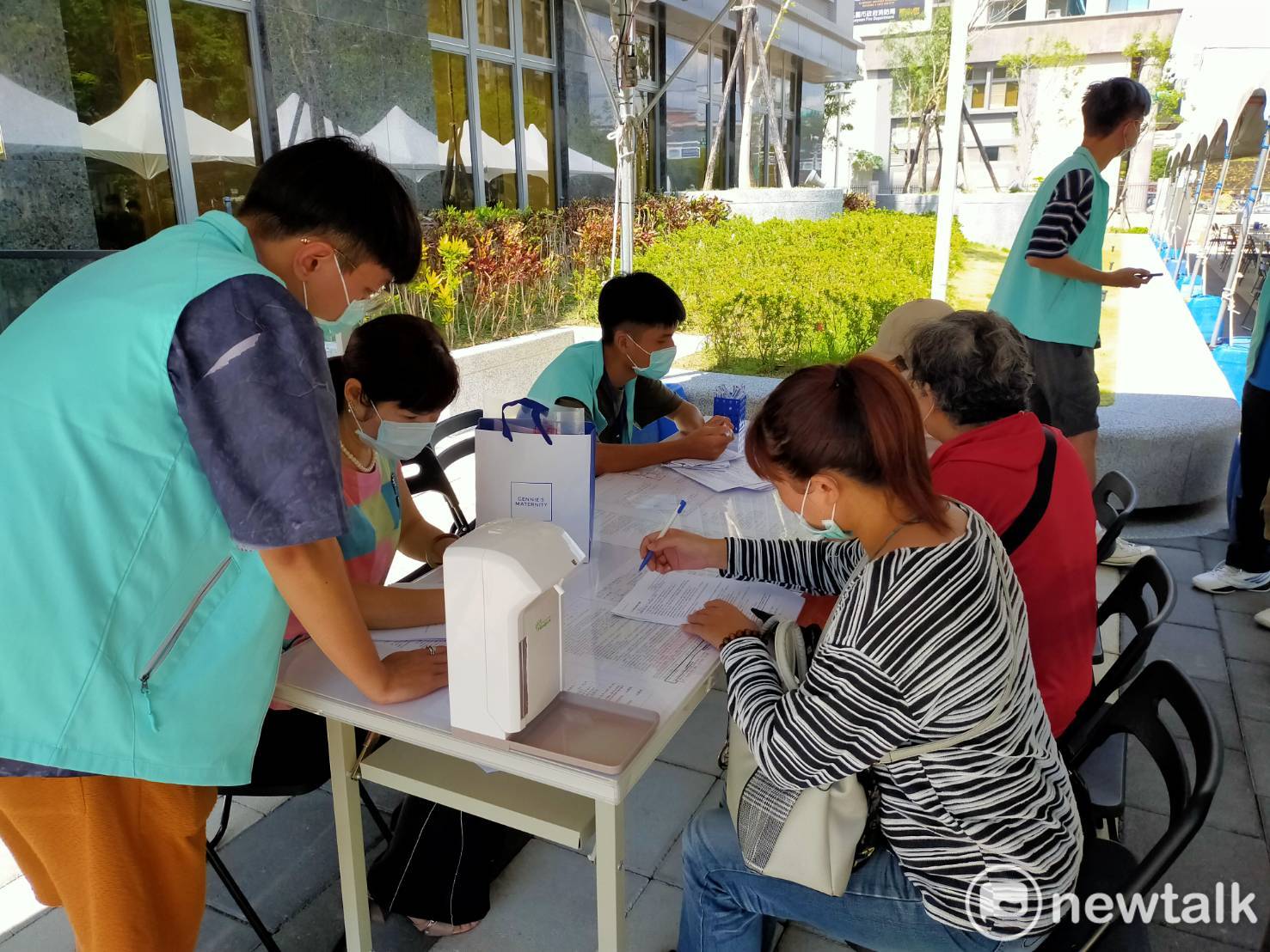 民眾申請住宅租金補貼相當踴躍,桃市開放受理3天已有近3千戶申請。 民眾申請住宅租金補貼相當踴躍,桃市開放受理3天已有近3千戶申請。
