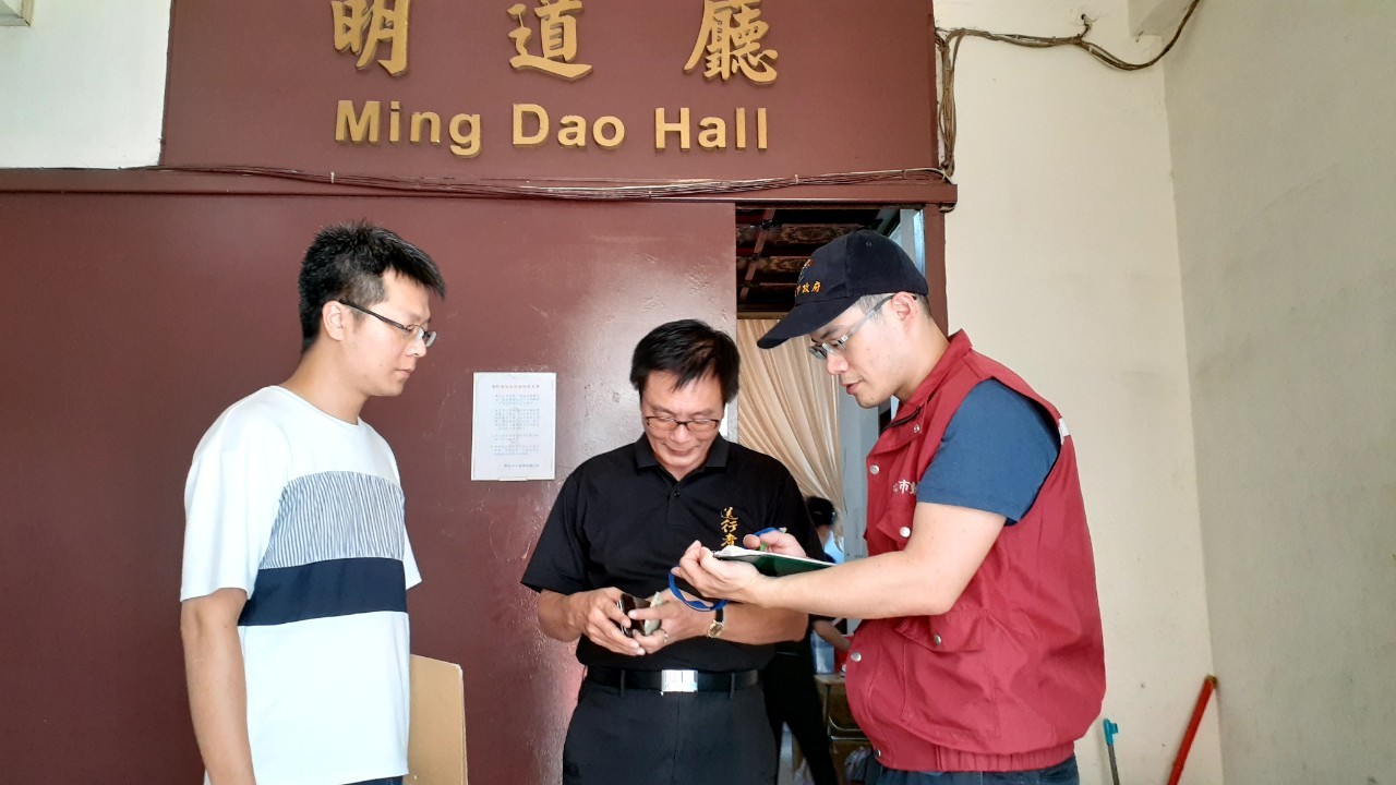 動保處聯合殯葬處使用「活禽動物登記表」登記。 圖:新北市動保處提供 動保處聯合殯葬處使用「活禽動物登記表」登記。 圖:新北市動保處提供