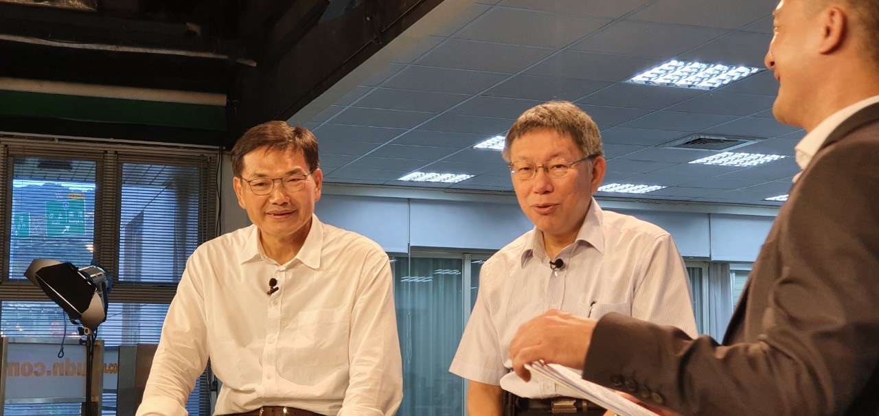 民眾黨主席柯文哲、民眾黨高雄市長候選人吳益政。 圖:吳益政競選團隊 / 提供 民眾黨主席柯文哲、民眾黨高雄市長候選人吳益政。 圖:吳益政競選團隊 / 提供