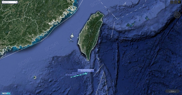 13日,美國海軍更派出P-8A海上巡邏機來到臺灣島以南海域,自西向東飛行了約40分鐘。 圖 : 翻攝自南海戰略態勢感知計畫 13日,美國海軍更派出P-8A海上巡邏機來到臺灣島以南海域,自西向東飛行了約40分鐘。 圖 : 翻攝自南海戰略態勢感知計畫