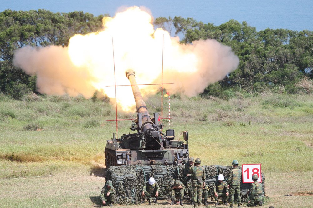 快訊》龍岡陸軍6軍團21砲指部「庫房爆炸」 火勢延燒1小時