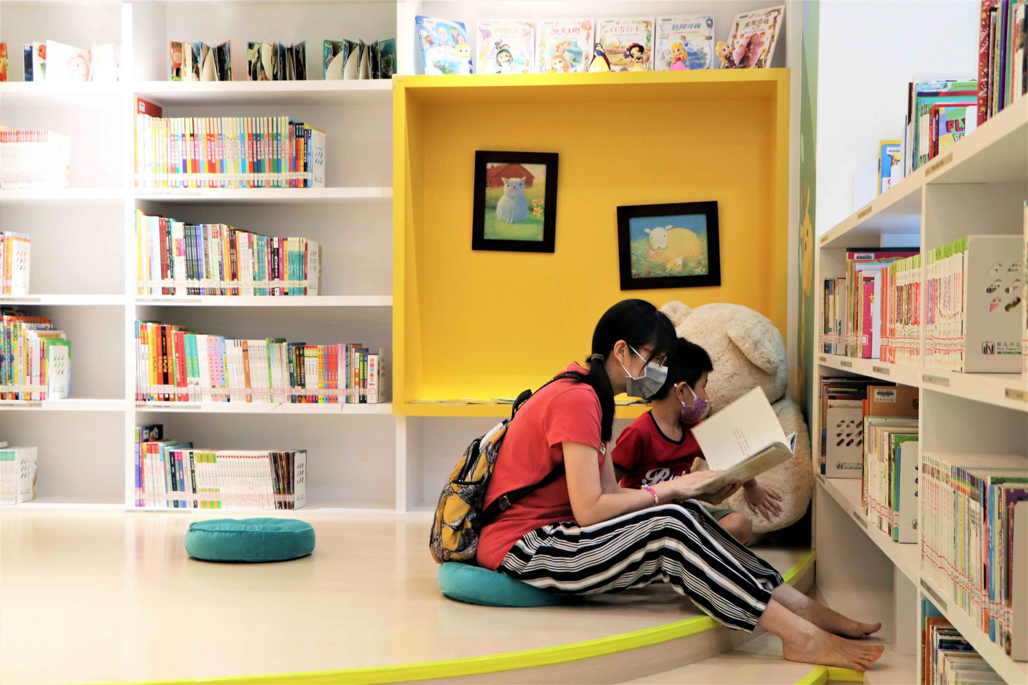 新店圖書分館的親子閱覽室,是孩子專屬的獨立閱讀空間。 圖:新北市立圖書館/提供 新店圖書分館的親子閱覽室,是孩子專屬的獨立閱讀空間。 圖:新北市立圖書館/提供