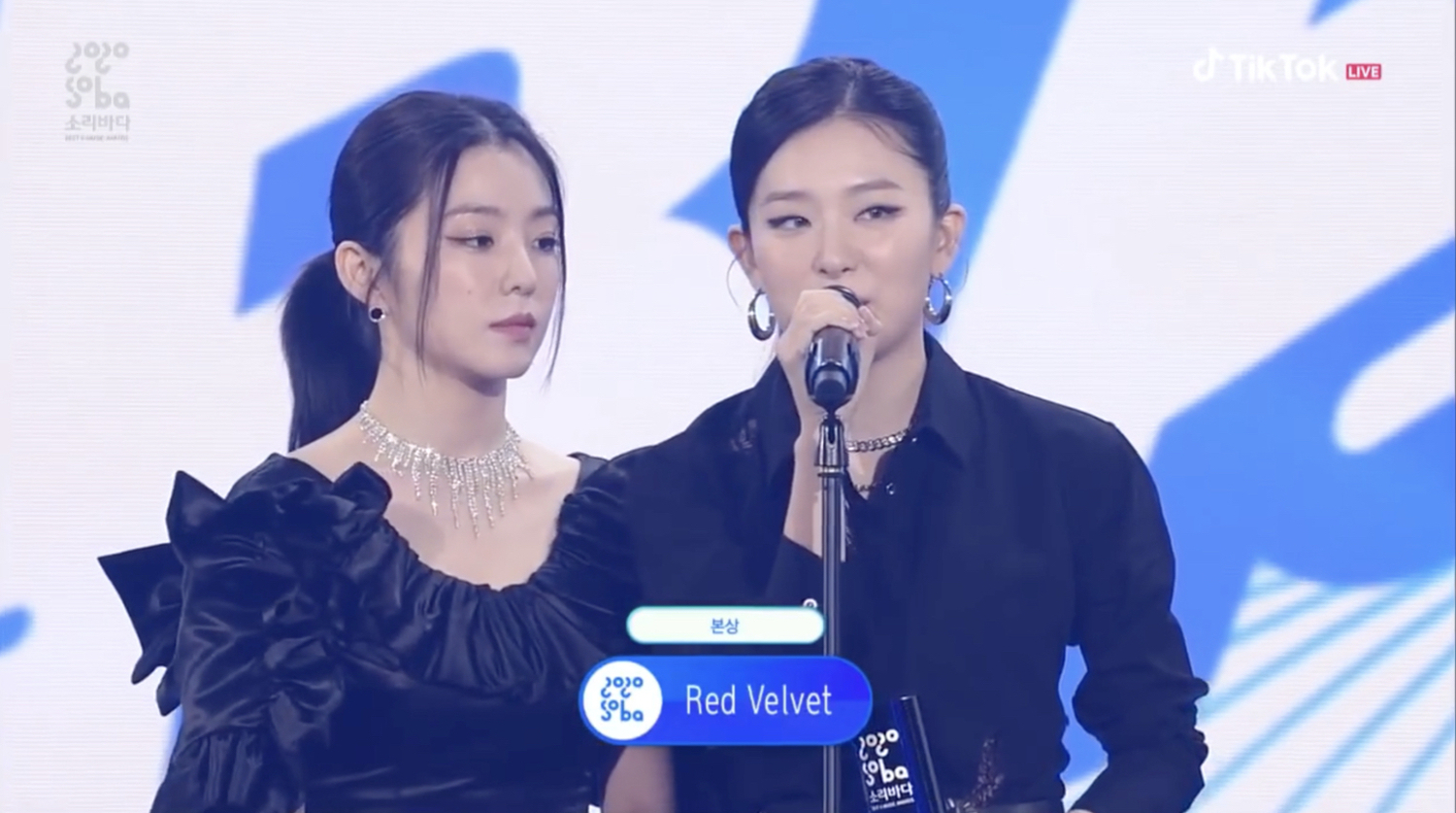 人氣女團RedVelvet也在「Soribada最佳音樂大獎」得到本賞。 圖:截自YouTube 人氣女團RedVelvet也在「Soribada最佳音樂大獎」得到本賞。 圖:截自YouTube