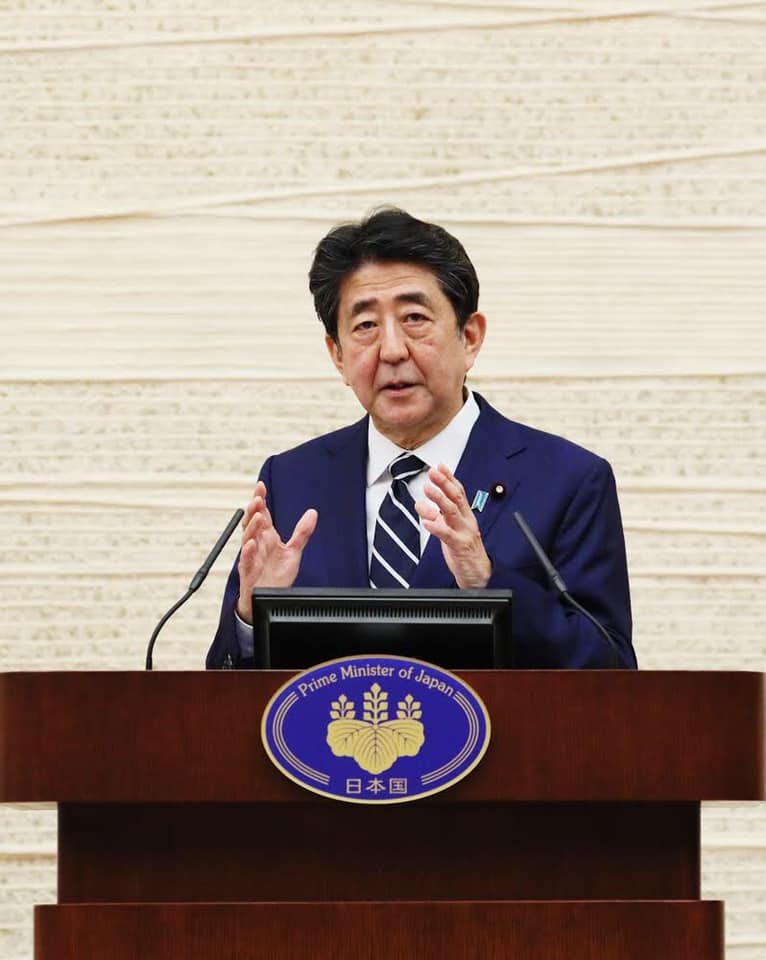 日本首相安倍晉三到2020年8月24日止,已經連續在位2799天,創下日本憲政史上新紀錄。 圖:翻攝自日本首相官邸臉書 日本首相安倍晉三到2020年8月24日止,已經連續在位2799天,創下日本憲政史上新紀錄。 圖:翻攝自日本首相官邸臉書