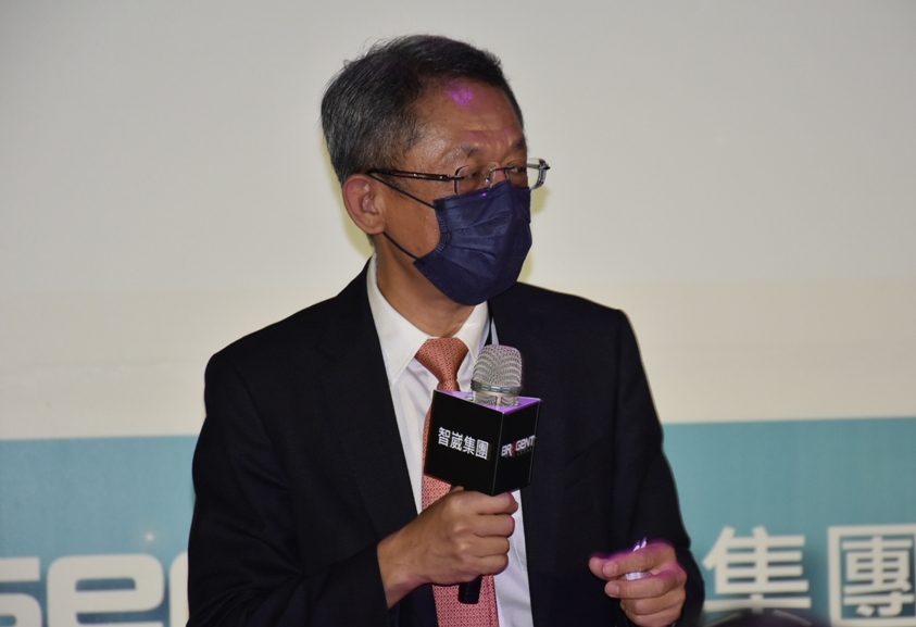 智崴董事長歐陽志宏宣布將透過巡迴快閃,讓全台民眾能免費體驗5G VR體感娛樂。 圖:孫家銘/攝 智崴董事長歐陽志宏宣布將透過巡迴快閃,讓全台民眾能免費體驗5G VR體感娛樂。 圖:孫家銘/攝