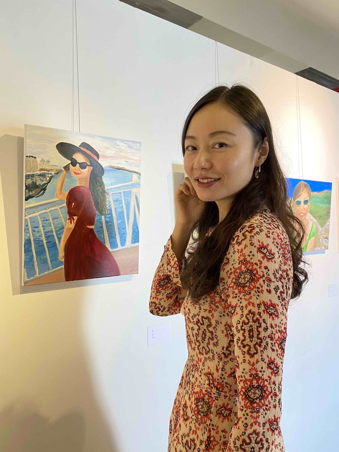 新住民鄧冬梅《夏》表現媽媽再忙也要優雅過生活的目標。 圖:淡水古蹟博物館/提供 新住民鄧冬梅《夏》表現媽媽再忙也要優雅過生活的目標。 圖:淡水古蹟博物館/提供