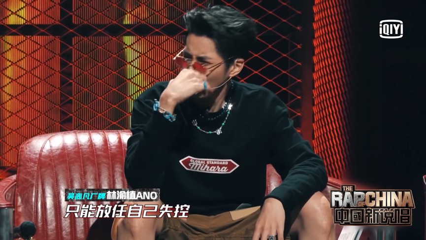 李佳隆與林渝植Anoryz合作的《衛星Satellite》,獲得在場一片掌聲。 圖:翻攝自《中國新說唱2020》愛奇藝台灣站 李佳隆與林渝植Anoryz合作的《衛星Satellite》,獲得在場一片掌聲。 圖:翻攝自《中國新說唱2020》愛奇藝台灣站