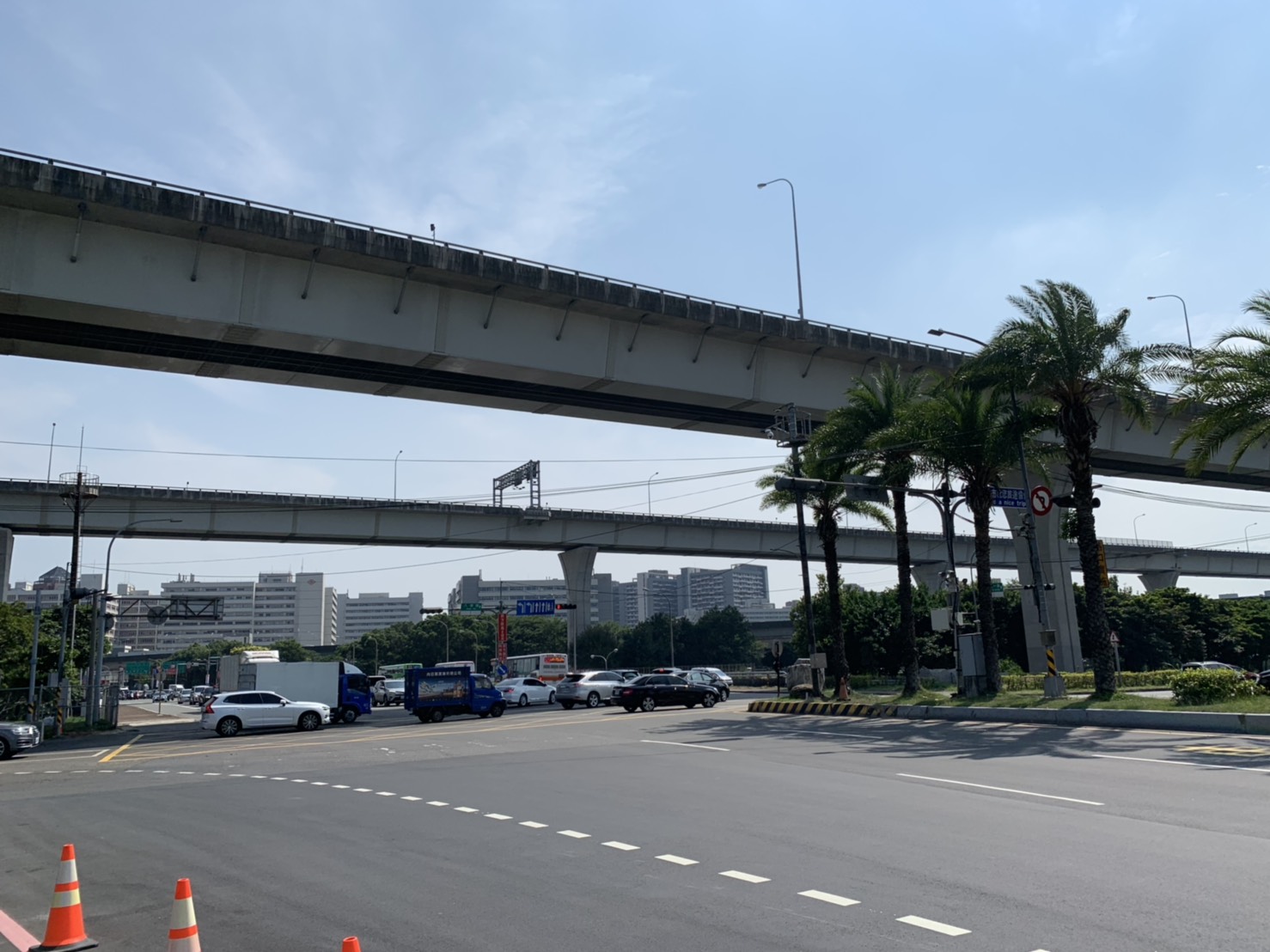 林口交流道週邊平面道路經常塞車。 圖:新北市交通局提供 林口交流道週邊平面道路經常塞車。 圖:新北市交通局提供