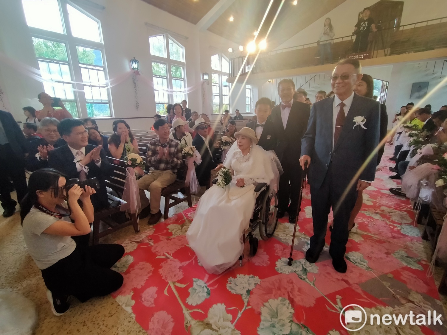 已結褵64年的蔡校長夫婦是婚禮中的焦點。 唐復年/攝 已結褵64年的蔡校長夫婦是婚禮中的焦點。 唐復年/攝