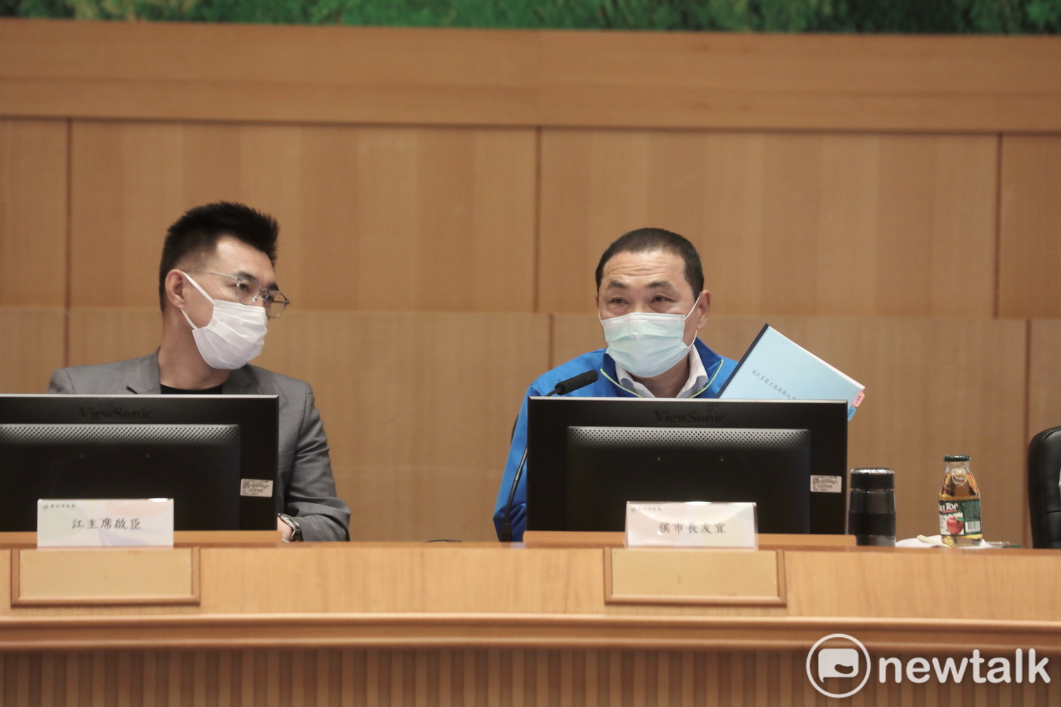 國民黨立院黨團21位立委與侯友宜舉行便當會,針對新北市建設交換意見。 圖:林昀真/攝 國民黨立院黨團21位立委與侯友宜舉行便當會,針對新北市建設交換意見。 圖:林昀真/攝
