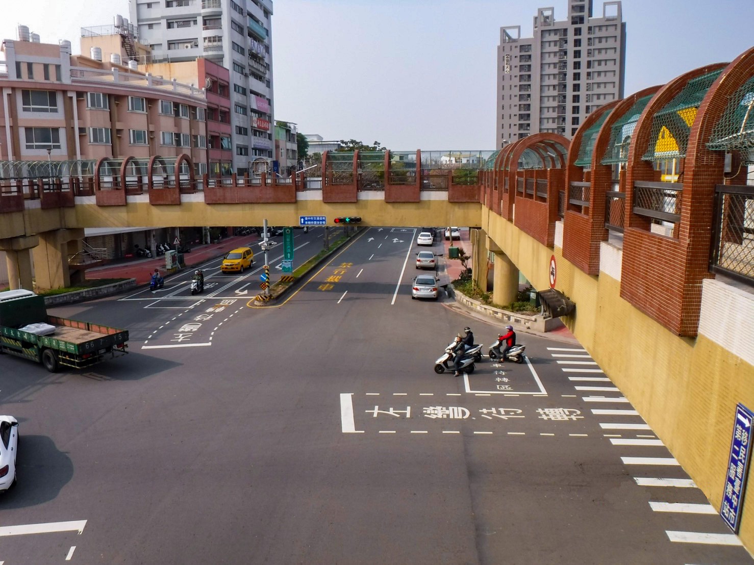 在豐原區屹立30年的中正路天橋。 圖:台中市政府提供 在豐原區屹立30年的中正路天橋。 圖:台中市政府提供