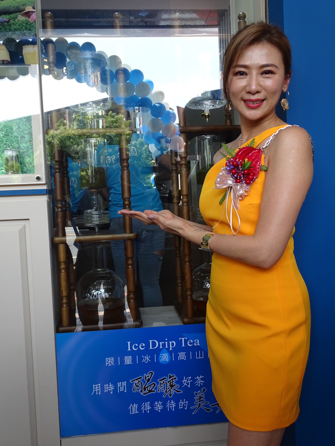 台劇女王連靜雯跨足茶飲界  白冰冰站台推薦「冰滴茶」