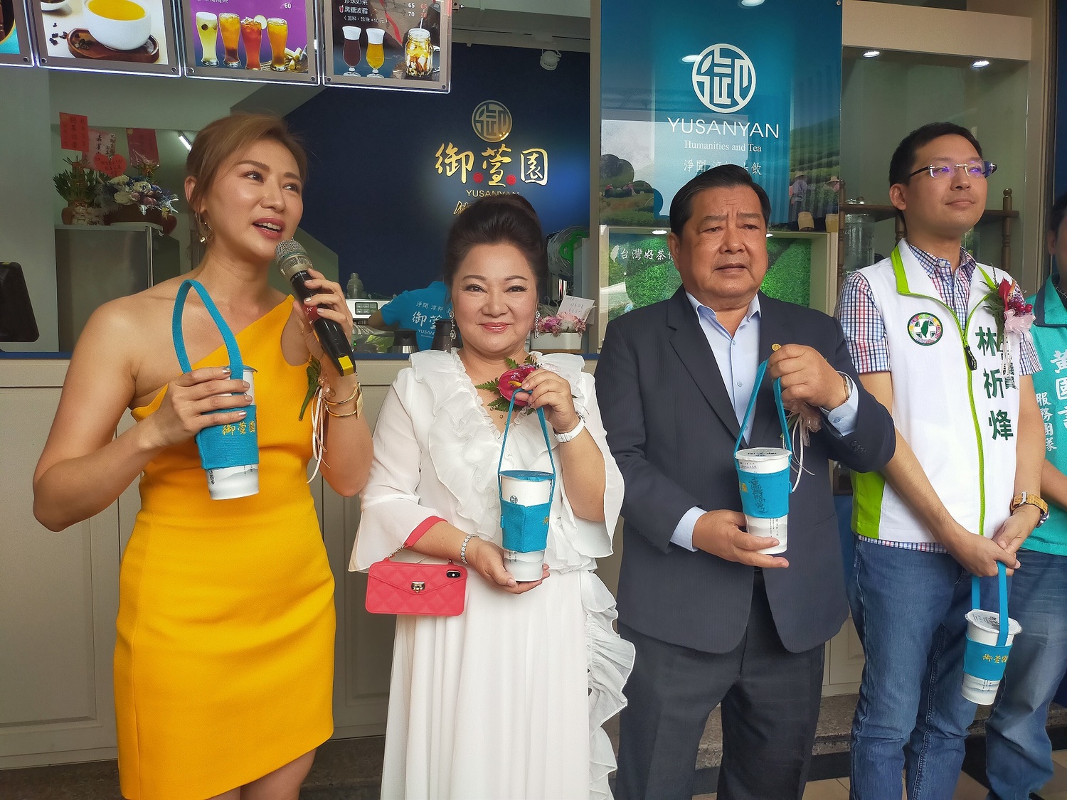 台劇女王連靜雯跨足茶飲界  白冰冰站台推薦「冰滴茶」