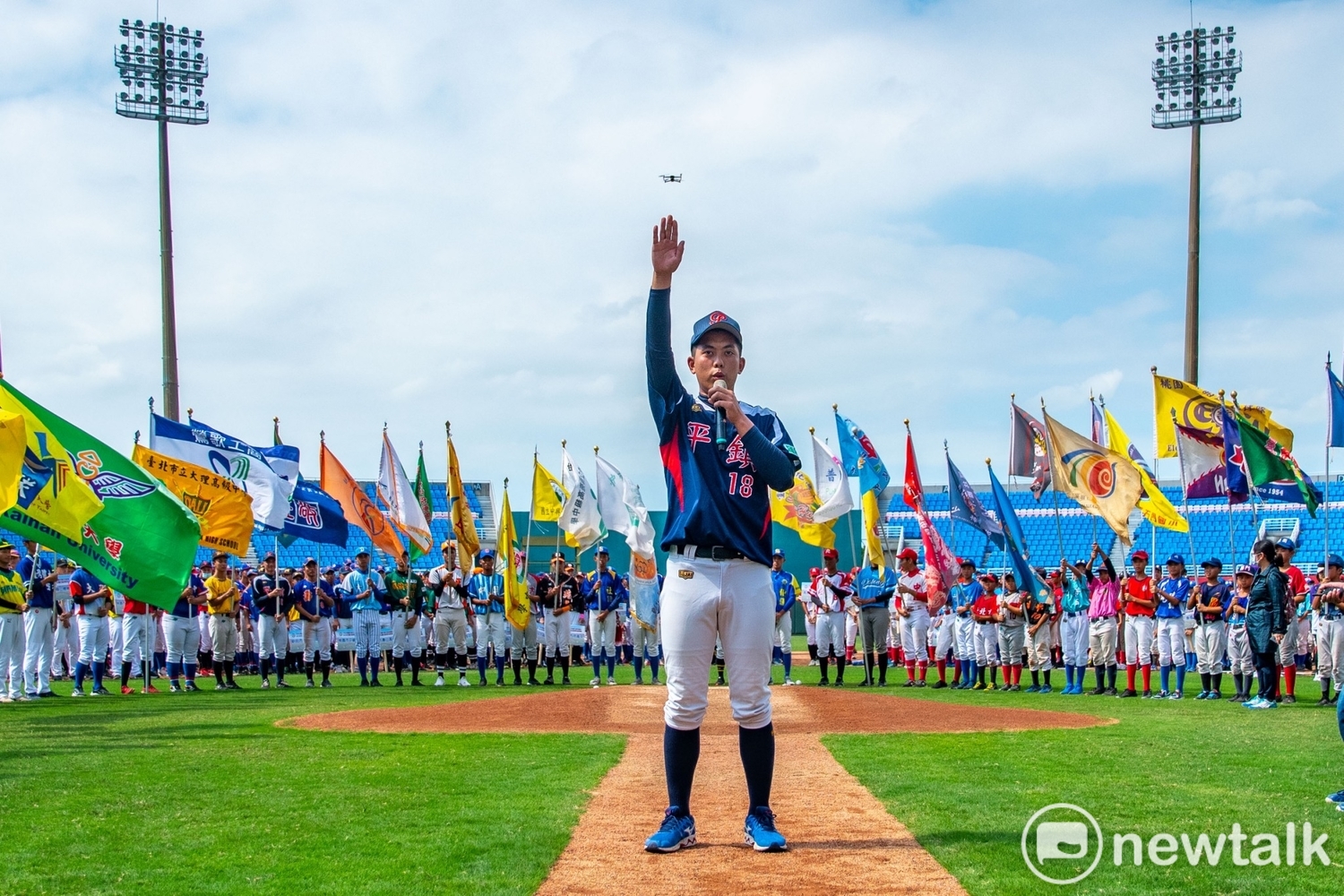 第五屆桃園盃全國四級棒球錦標賽開賽,選手代表宣誓。 圖:林昀真/攝 第五屆桃園盃全國四級棒球錦標賽開賽,選手代表宣誓。 圖:林昀真/攝