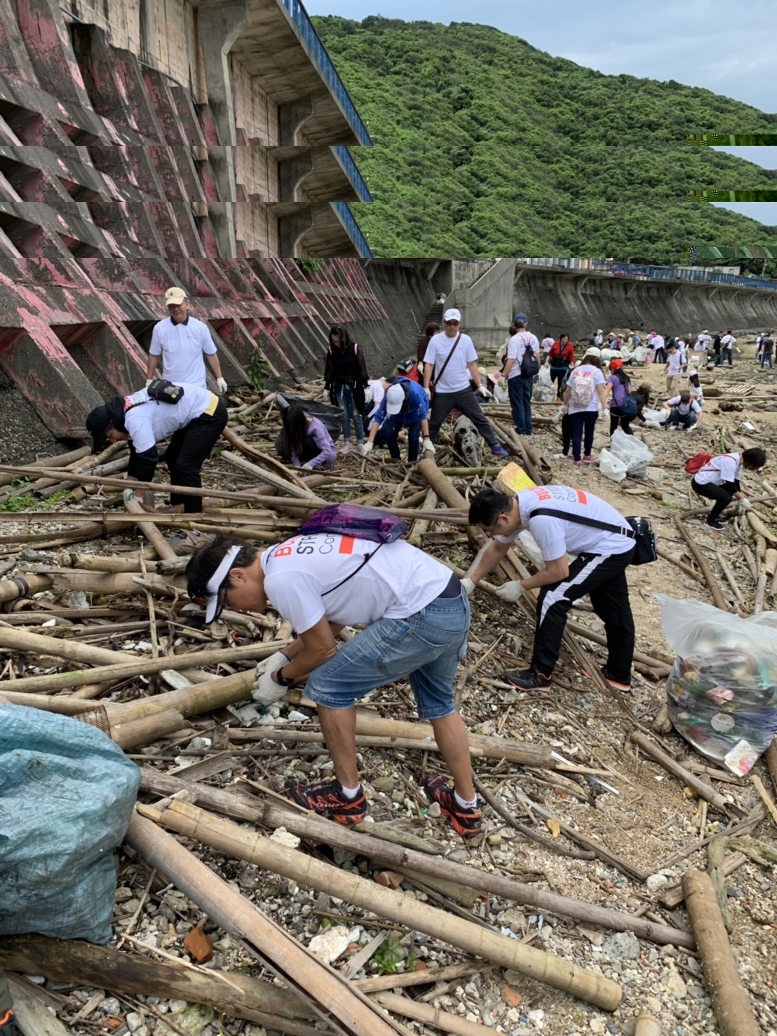 德州儀器工業股份有限公司於世界地球日辦理淨灘活動。 圖:新北市環保局提供 德州儀器工業股份有限公司於世界地球日辦理淨灘活動。 圖:新北市環保局提供