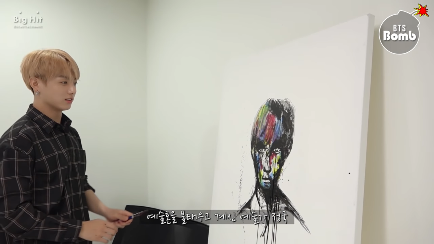 柾國曾親自畫出,BTS第二張專輯《WINGS》預告片中出現的男子肖像。 圖:截圖自YouTube BANGTANTV 柾國曾親自畫出,BTS第二張專輯《WINGS》預告片中出現的男子肖像。 圖:截圖自YouTube BANGTANTV