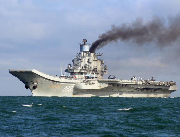 王定宇臉書放上冒煙的遼寧艦 圖:擷取自臉書 王定宇臉書放上冒煙的遼寧艦 圖:擷取自臉書