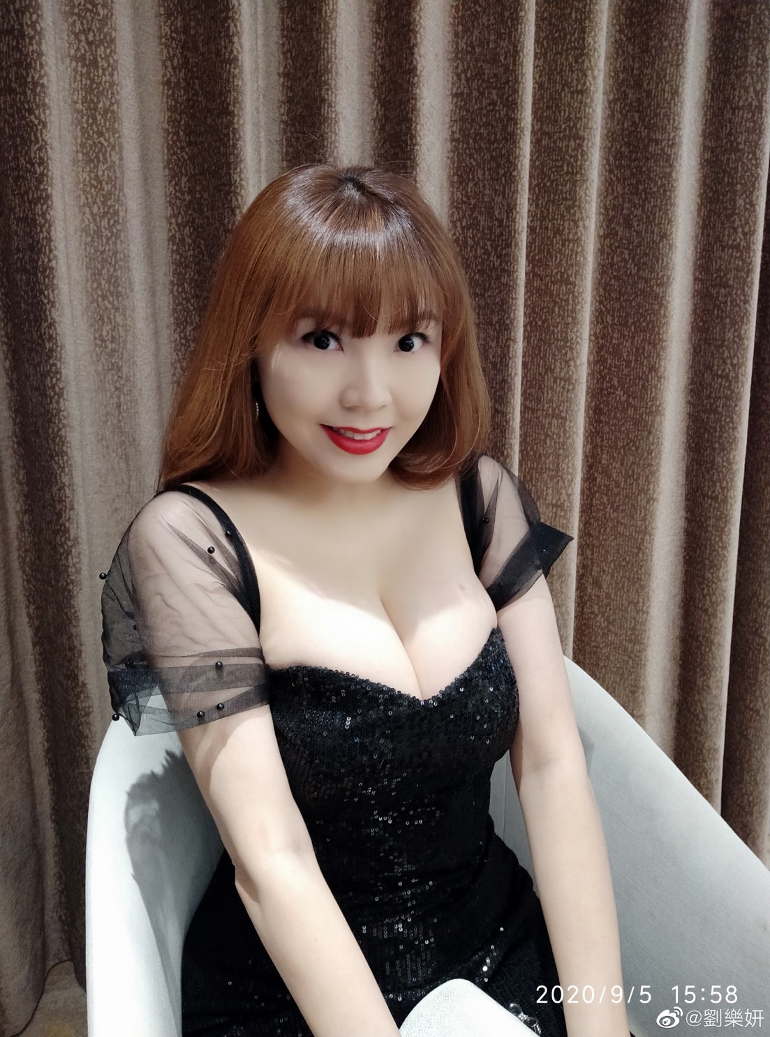 劉樂妍挺歐陽娜娜！轟民進黨政府窮瘋了 嗆：不屑台灣國籍