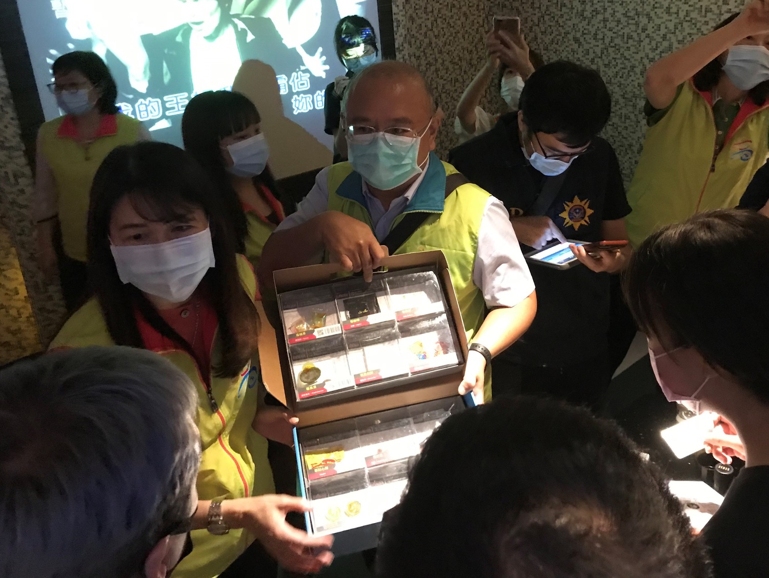 高雄市毒防局昨(29日)展示毒品種類 圖:高雄市政府毒防局提供 高雄市毒防局昨(29日)展示毒品種類 圖:高雄市政府毒防局提供