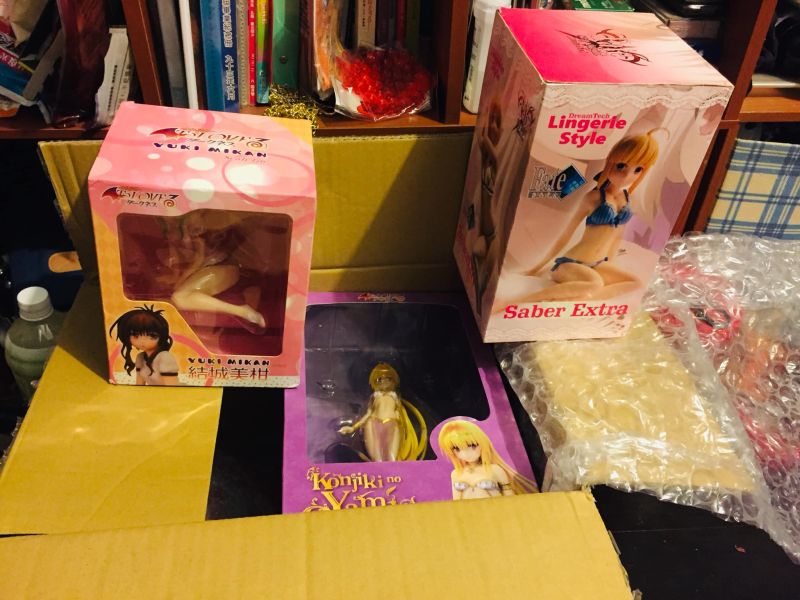女買電風扇送來3公仔超崩潰！內行一看震驚：這下賺死了