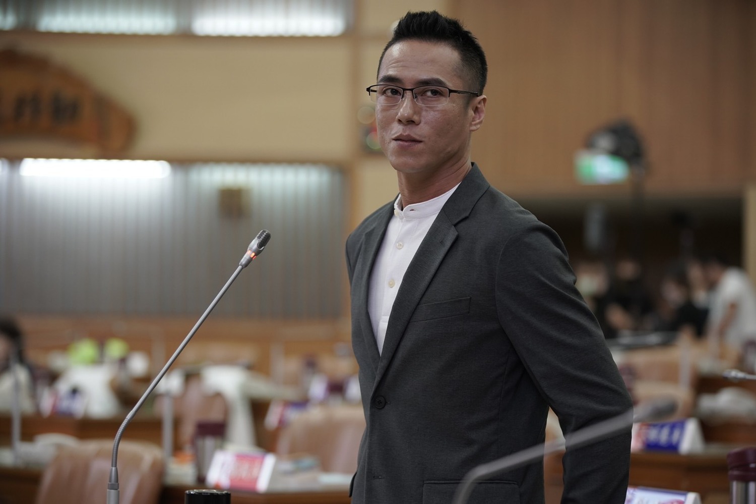 莊凱勛這次飾演一位市議員,遊走在黑白兩道。 圖:ViuTV/提供 莊凱勛這次飾演一位市議員,遊走在黑白兩道。 圖:ViuTV/提供