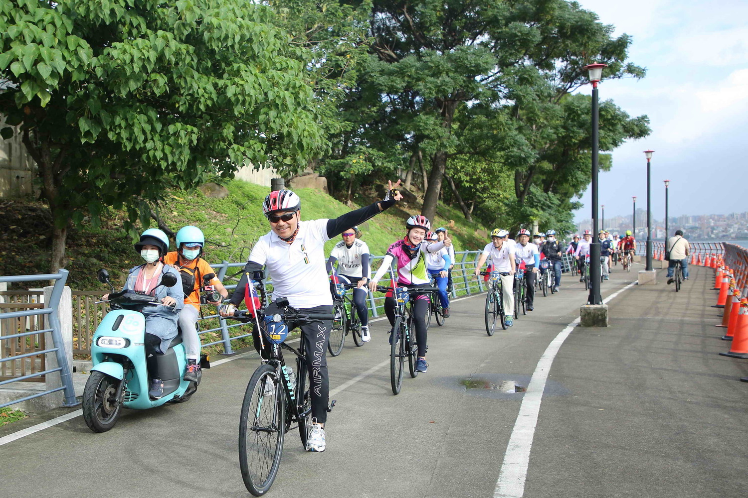 新北熱血鐵馬行迎國慶   侯友宜勉團隊齊心拚市政