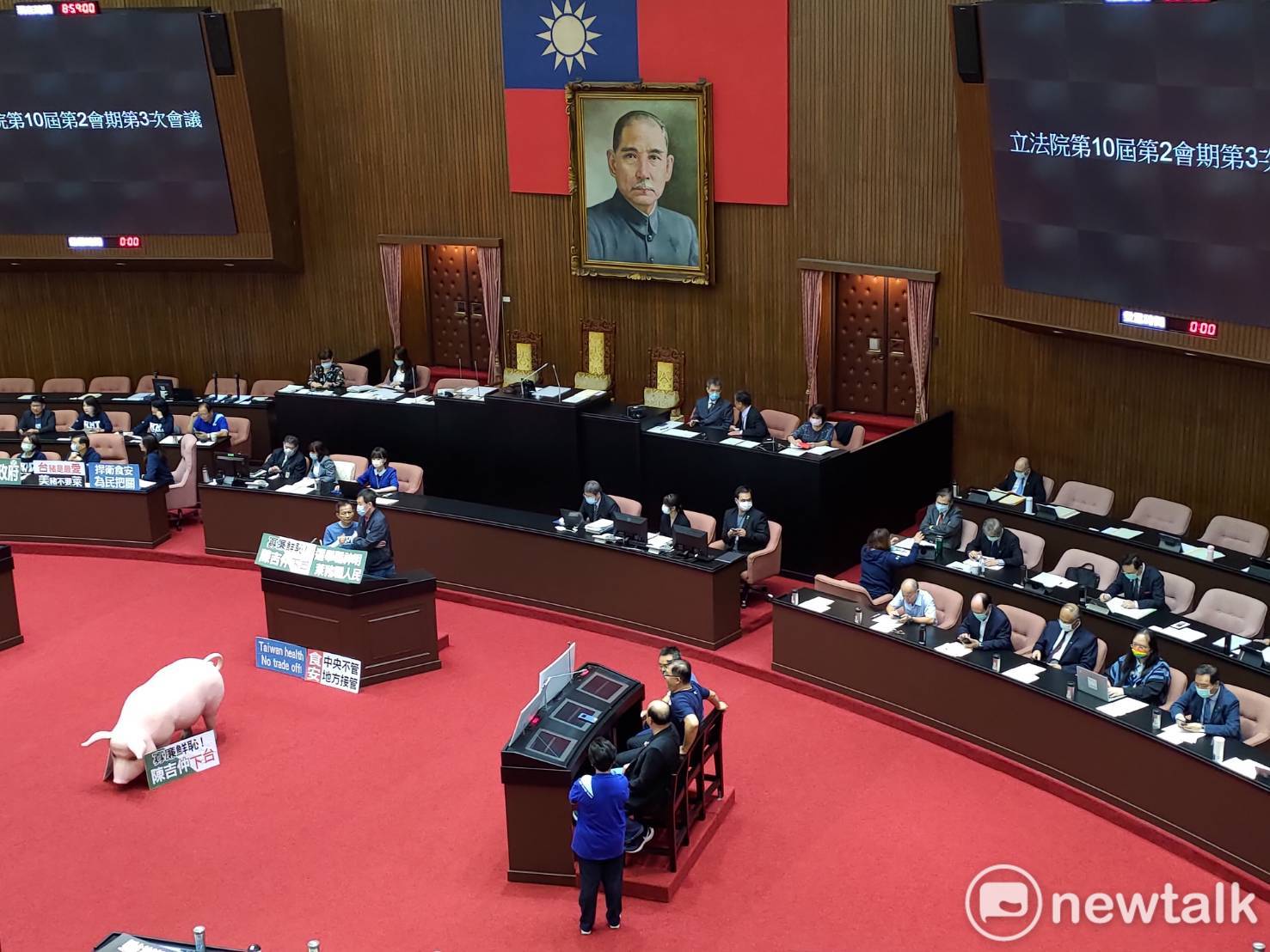 國民黨立法院黨團再度杯葛議事,不讓行政院長蘇貞昌進行施政報告。 圖:黃建豪/攝 國民黨立法院黨團再度杯葛議事,不讓行政院長蘇貞昌進行施政報告。 圖:黃建豪/攝