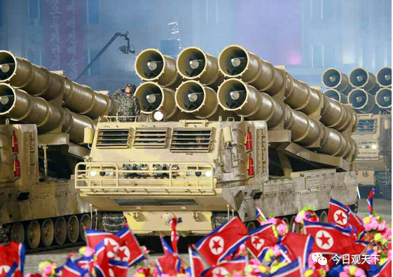 北韓公開新型彈道導彈秀實力  閱兵儀式疑機器故障一度混亂