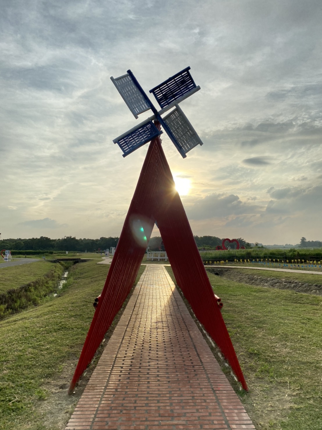 偽出國最佳景點！「荷蘭村風車節」台南就能感受異國風情