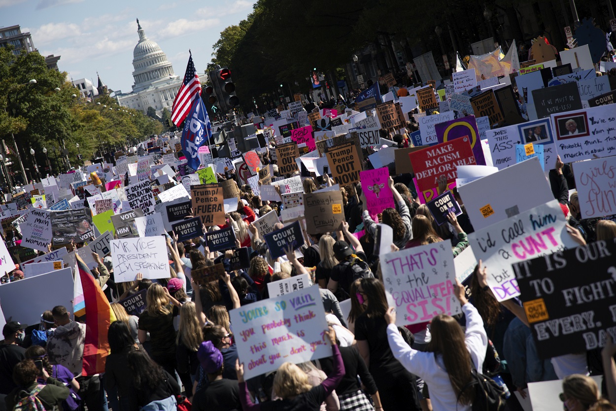 2020女性大遊行 全美逾10萬女性上街反川普提名保守派大法官
