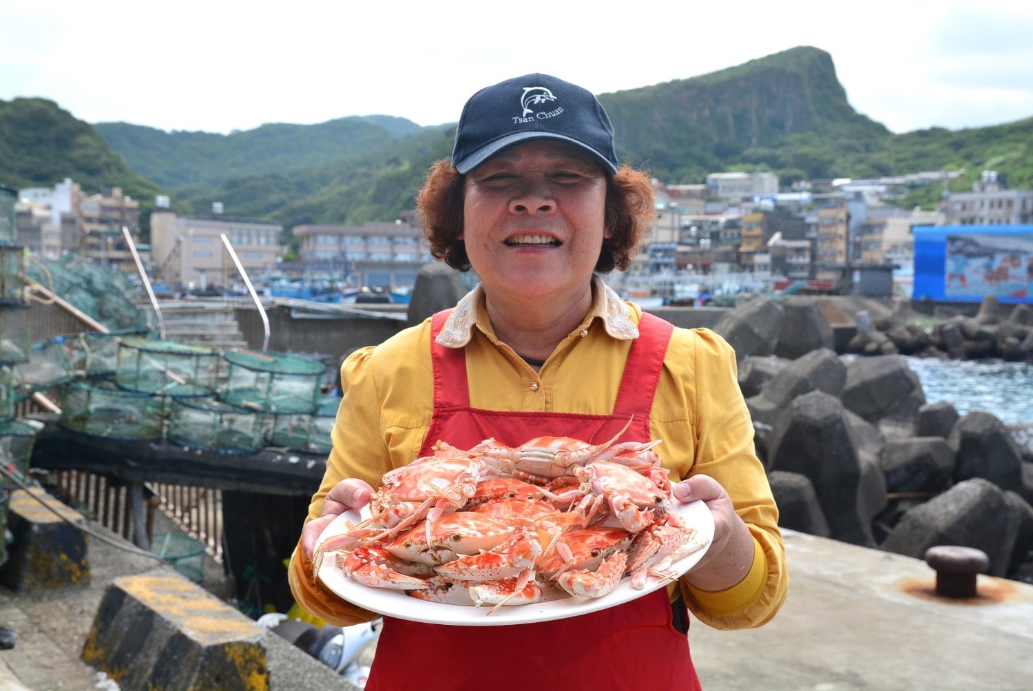 大啖萬里蟹還能學怎麼抓！搭漁船出海遠眺野柳海上風景