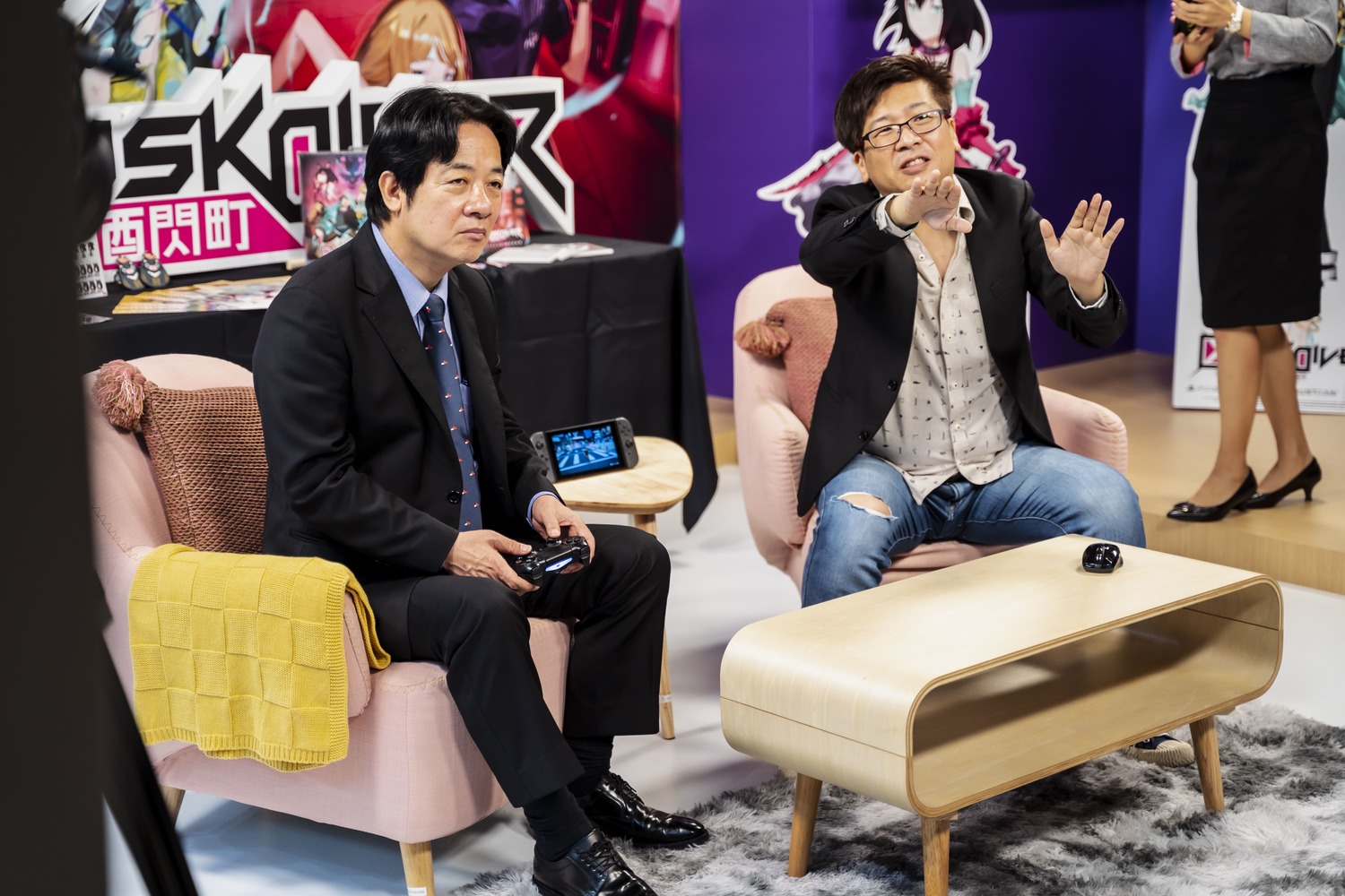 賴清德副總統親自遊玩WANIN Games國產動作遊戲大作《Dusk Driver酉閃町》 圖:TESL/提供