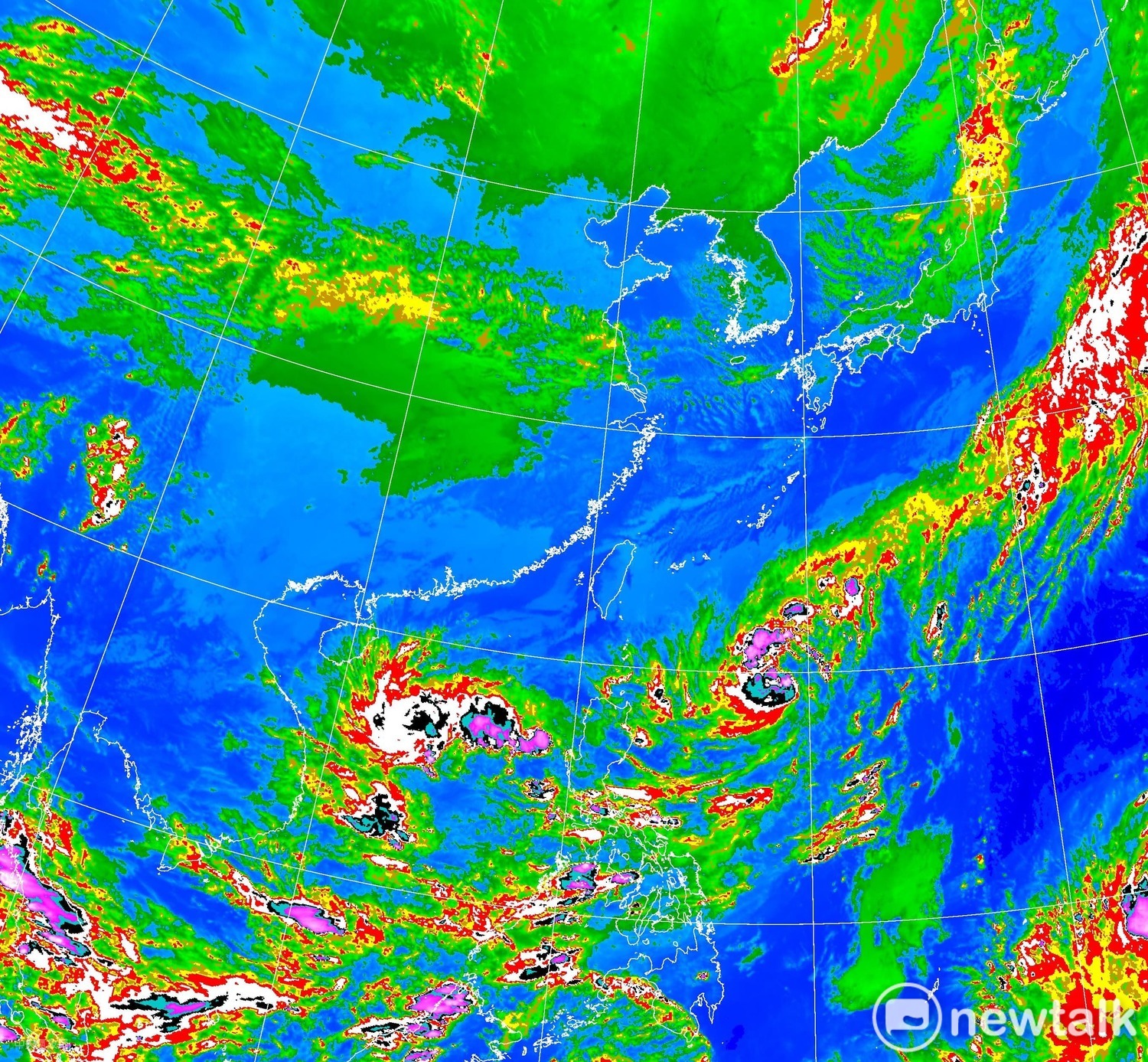這時間最接近台灣！颱風閃電仍滯留  氣象局：不排除發海警