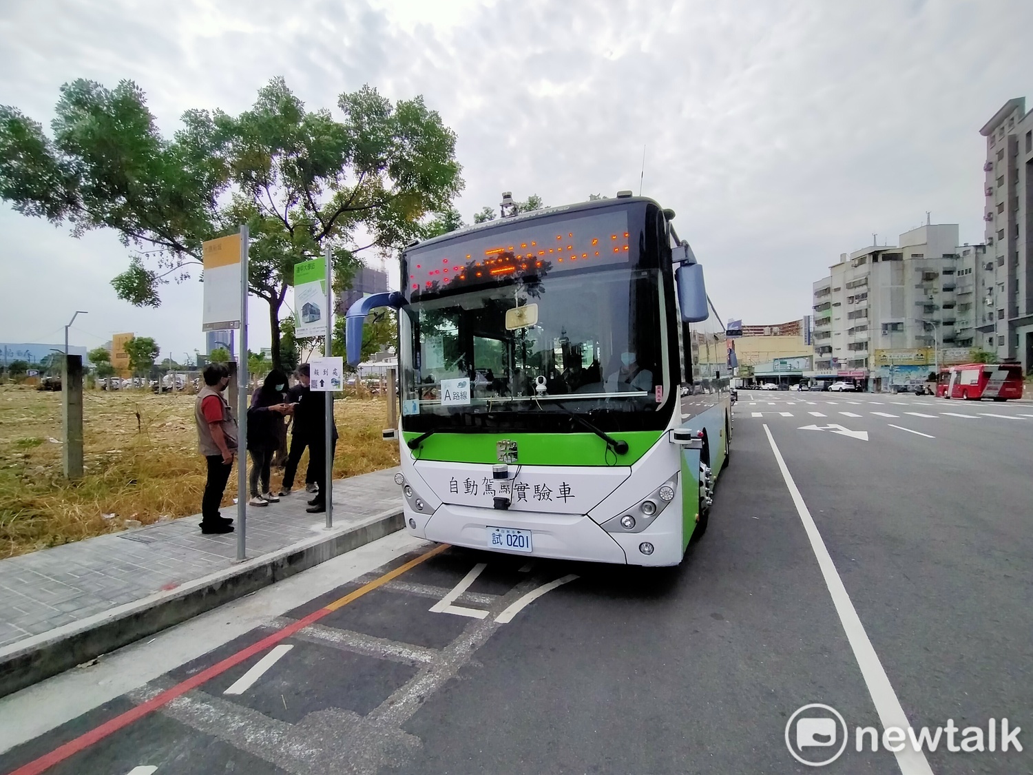 台中市自駕巴士2.0版開放民眾試乘。 唐復年/攝 台中市自駕巴士2.0版開放民眾試乘。 唐復年/攝