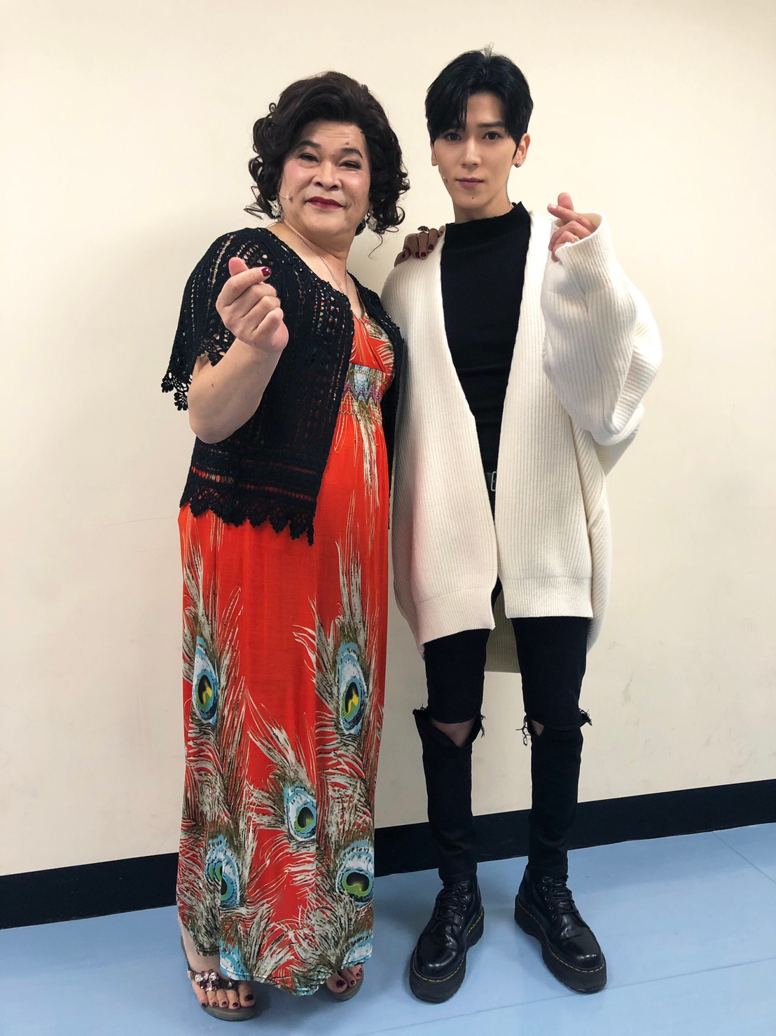 畢書盡透露自己這次在台上又演、又唱,面對澎恰恰的即興演出,幸好順利把劇情拉回來。 圖:老鷹音樂/提供 畢書盡透露自己這次在台上又演、又唱,面對澎恰恰的即興演出,幸好順利把劇情拉回來。 圖:老鷹音樂/提供