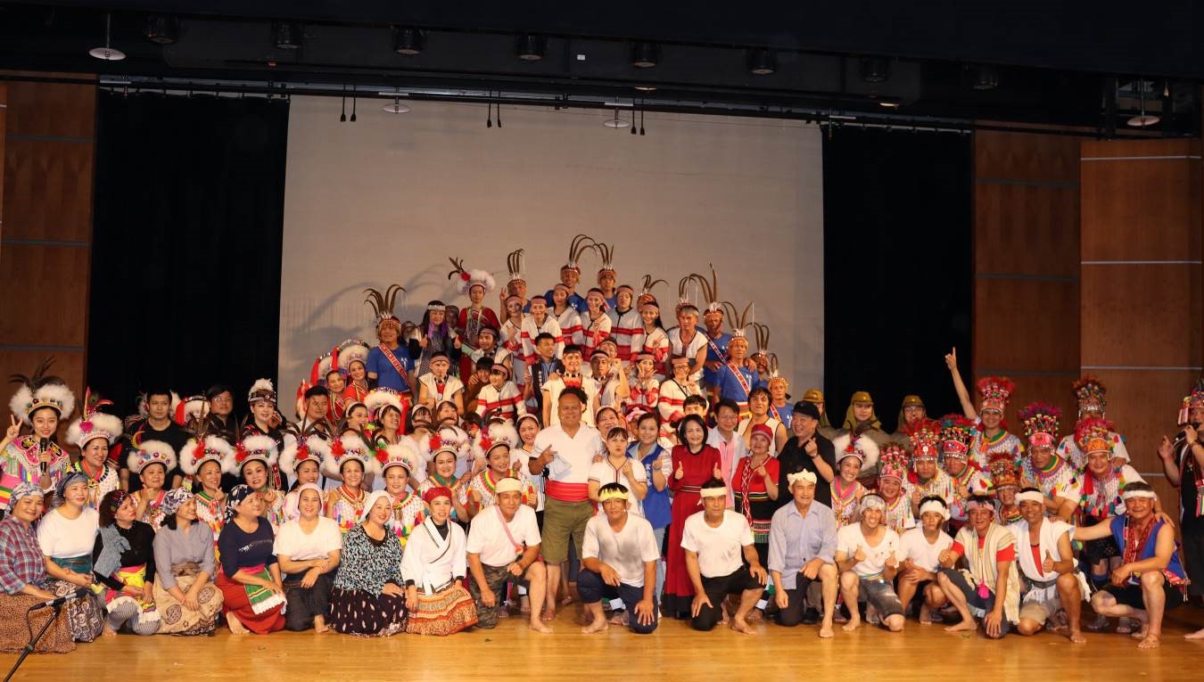 「原鄉呼喚:109年新北市原住民族表演藝術團隊培力計畫聯合展演」大成功。 圖:新北市原民局 / 提供 「原鄉呼喚:109年新北市原住民族表演藝術團隊培力計畫聯合展演」大成功。 圖:新北市原民局 / 提供