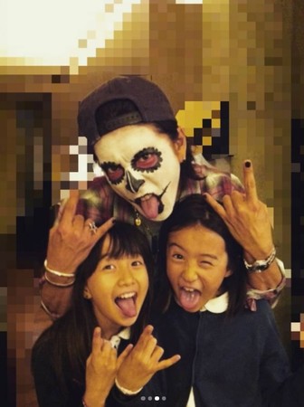 木村心美也分享父女三人一起扮鬼臉的照片。 圖:翻攝Instagram 木村心美也分享父女三人一起扮鬼臉的照片。 圖:翻攝Instagram