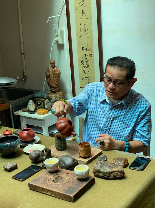 藝人許效舜分享「茶品收藏與文化發展」。 圖:許效舜/提供 藝人許效舜分享「茶品收藏與文化發展」。 圖:許效舜/提供