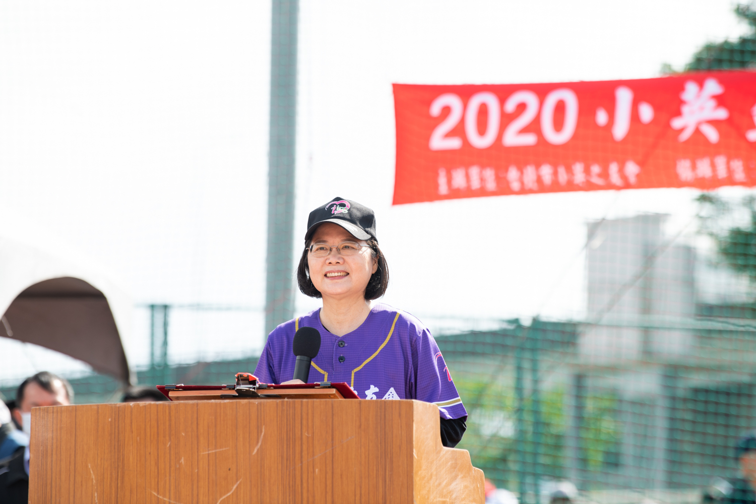 台灣如何面對多方面挑戰？ 蔡英文：沉著冷靜「一球一球地投」