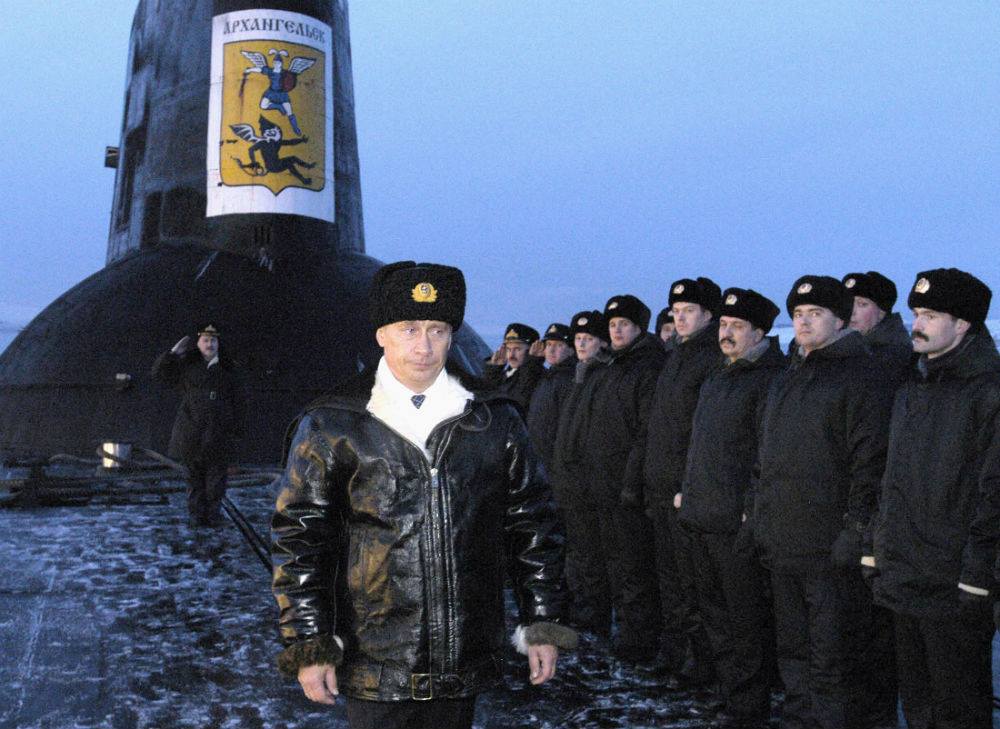 普丁過去視察俄海軍潛艦 圖:擷取自臉書 普丁過去視察俄海軍潛艦 圖:擷取自臉書