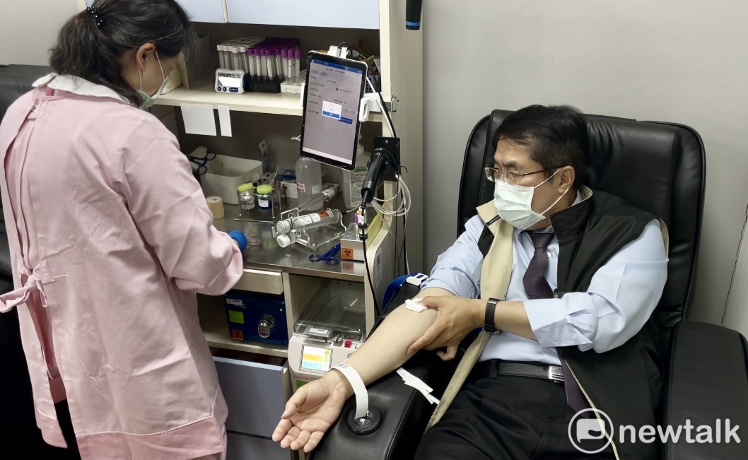 台灣血庫近來常缺血  黃偉哲捐250cc號召各界捐血