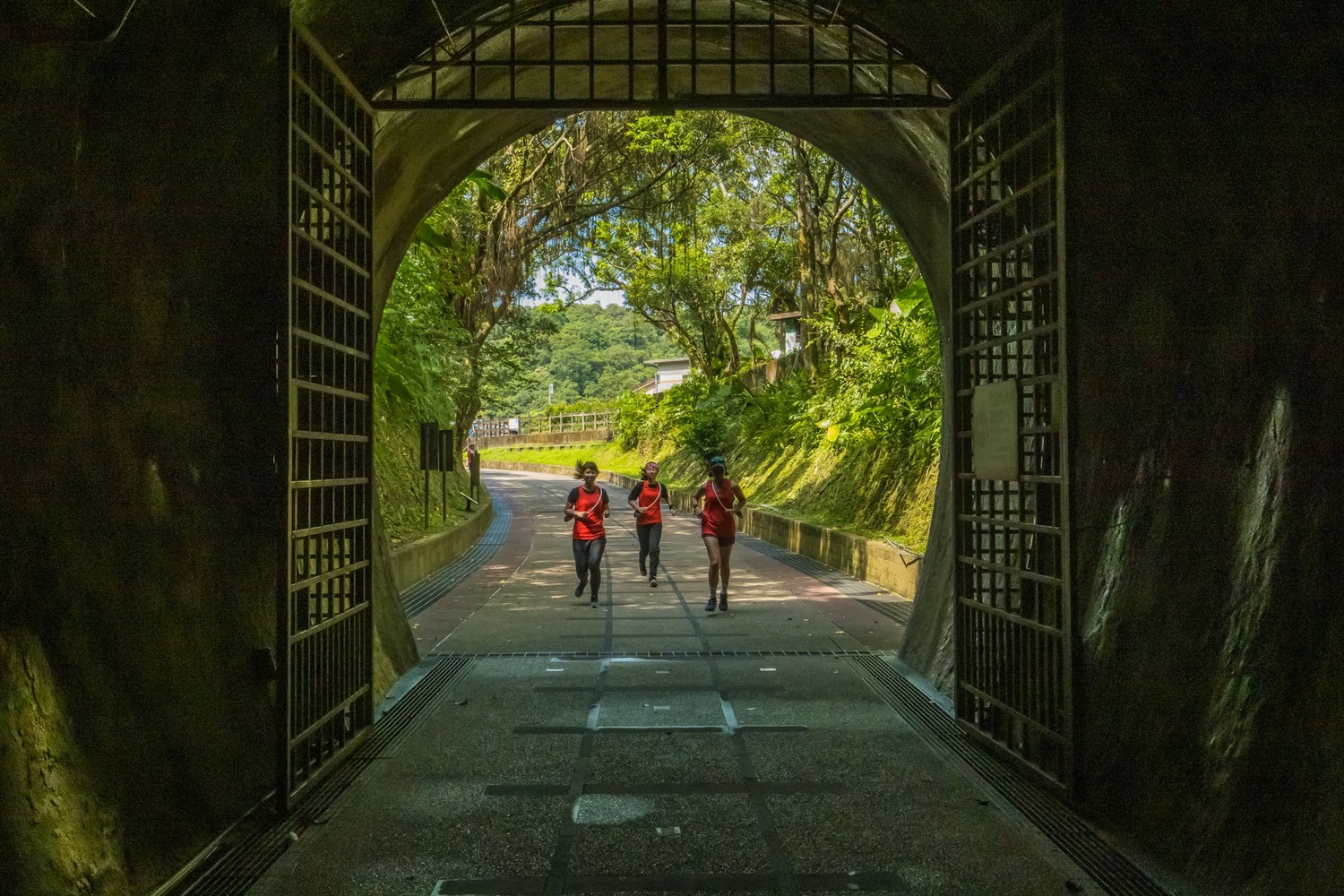 新北市鐵道馬拉松接力賽-舊草嶺隧道 圖:新北市觀旅局提供 新北市鐵道馬拉松接力賽-舊草嶺隧道 圖:新北市觀旅局提供