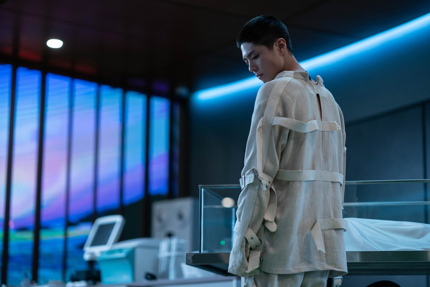 朴寶劍在電影《永生戰》中飾演長生不死的永生人,他表示在詮釋角色時只能用眼神來表達情緒,是很大的挑戰。 圖:CATCHPLAY/提供 朴寶劍在電影《永生戰》中飾演長生不死的永生人,他表示在詮釋角色時只能用眼神來表達情緒,是很大的挑戰。 圖:CATCHPLAY/提供