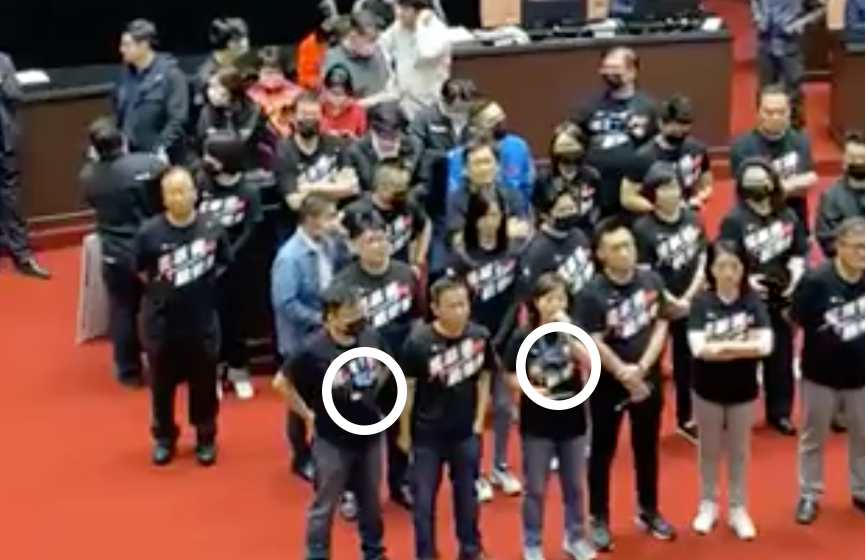 藍委配戴GoPro攝影機隨時記錄現場狀況。 圖/林奕華臉書直播截圖 藍委配戴GoPro攝影機隨時記錄現場狀況。 圖/林奕華臉書直播截圖