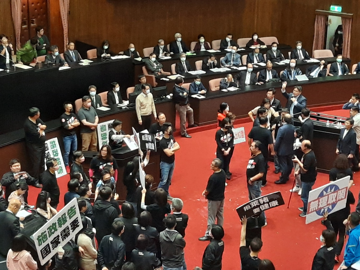 藍委影響質詢,引發邱顯智不滿。 圖:陳佩君/攝 藍委影響質詢,引發邱顯智不滿。 圖:陳佩君/攝
