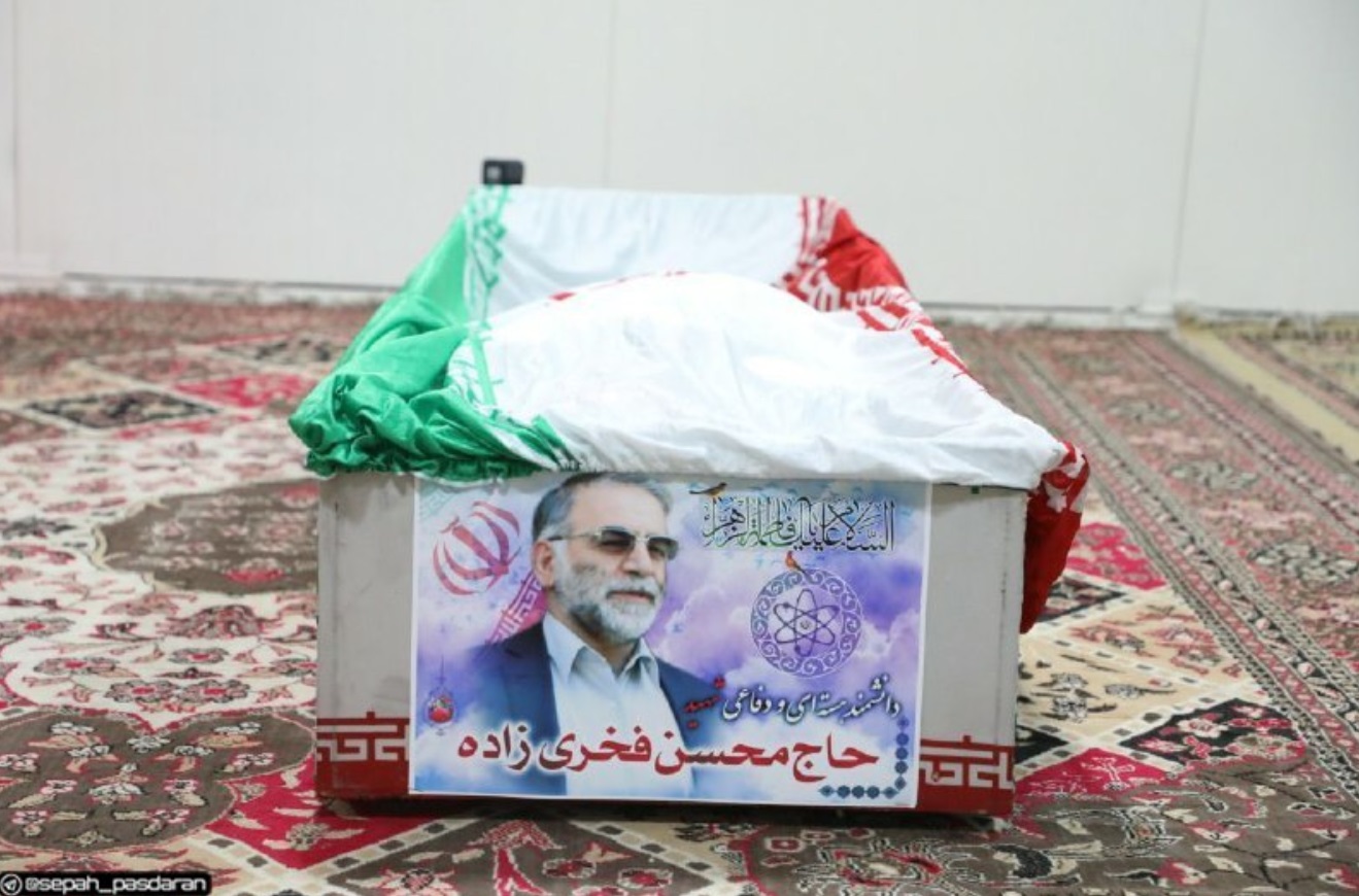 伊朗將首席核武專家法克里薩德(Mohsen Fakhrizadeh)遭狙殺身亡歸咎於以色列與美國,並誓言展開報復。 圖 : 翻攝自推特 伊朗將首席核武專家法克里薩德(Mohsen Fakhrizadeh)遭狙殺身亡歸咎於以色列與美國,並誓言展開報復。 圖 : 翻攝自推特