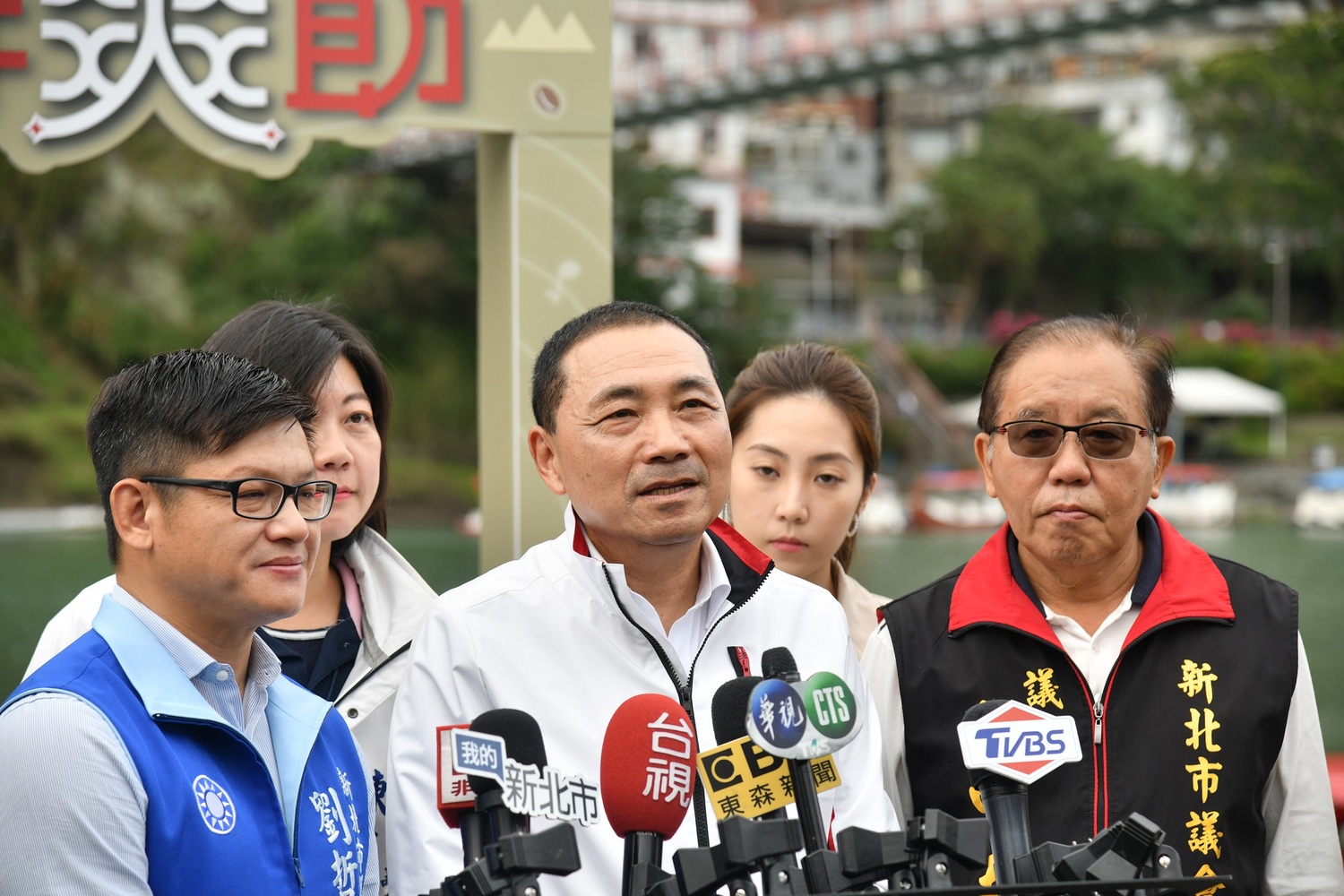 陳時中2022選新北市長？侯友宜：先把萊豬標示做好